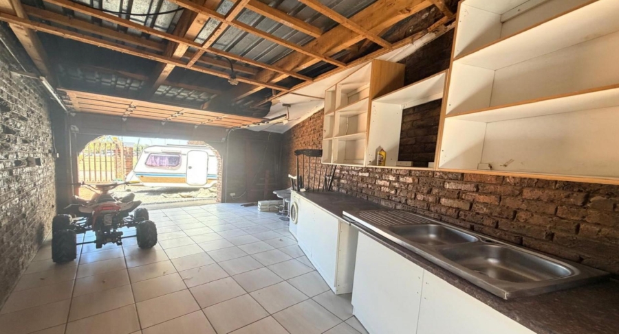 5 Bedroom Property for Sale in Royldene Northern Cape